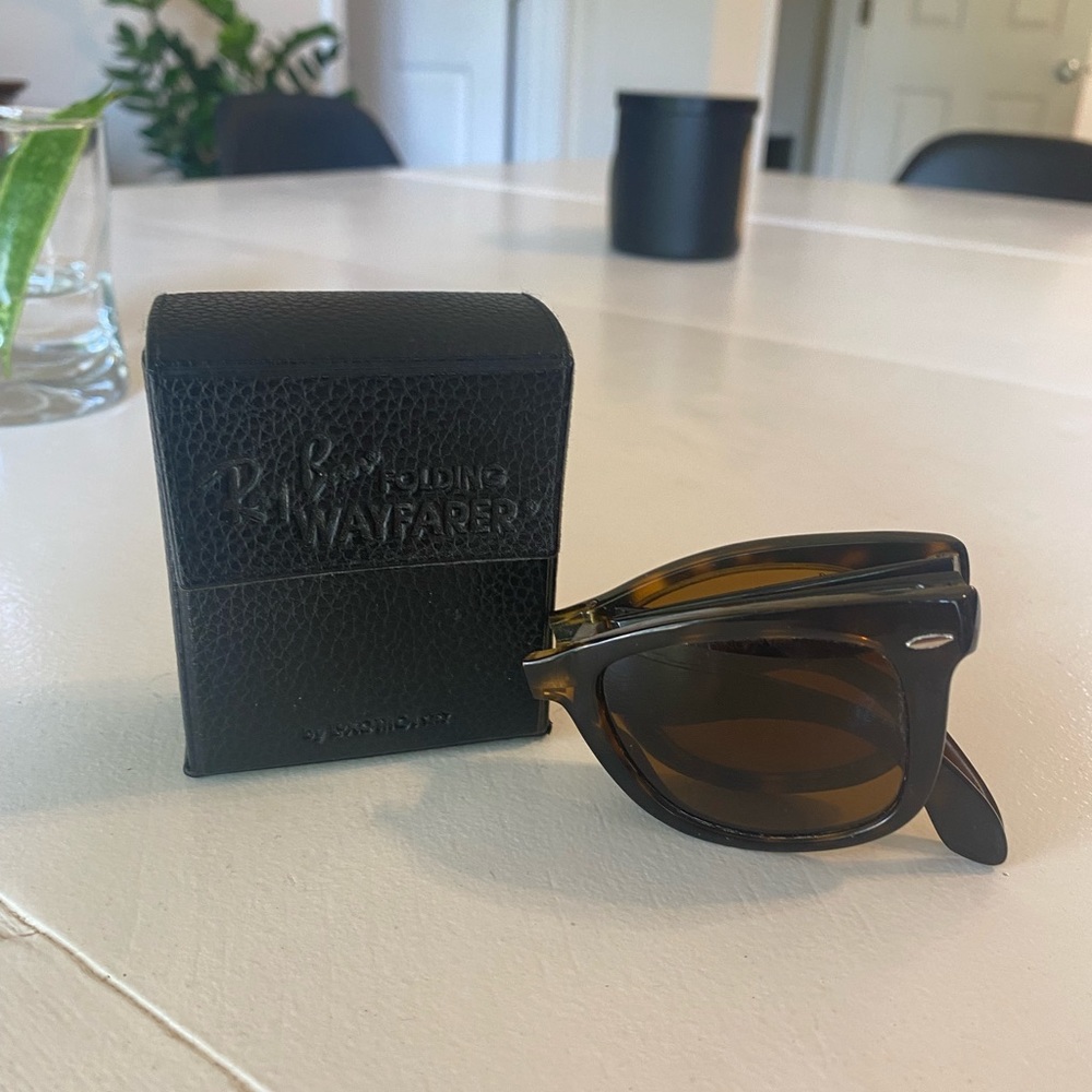 RayBan Folding Wayfarer Sunglasses (Tortoise)
